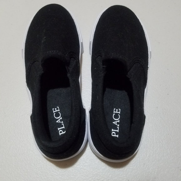 Boys uniform slip on sneakers - Picture 4 of 7